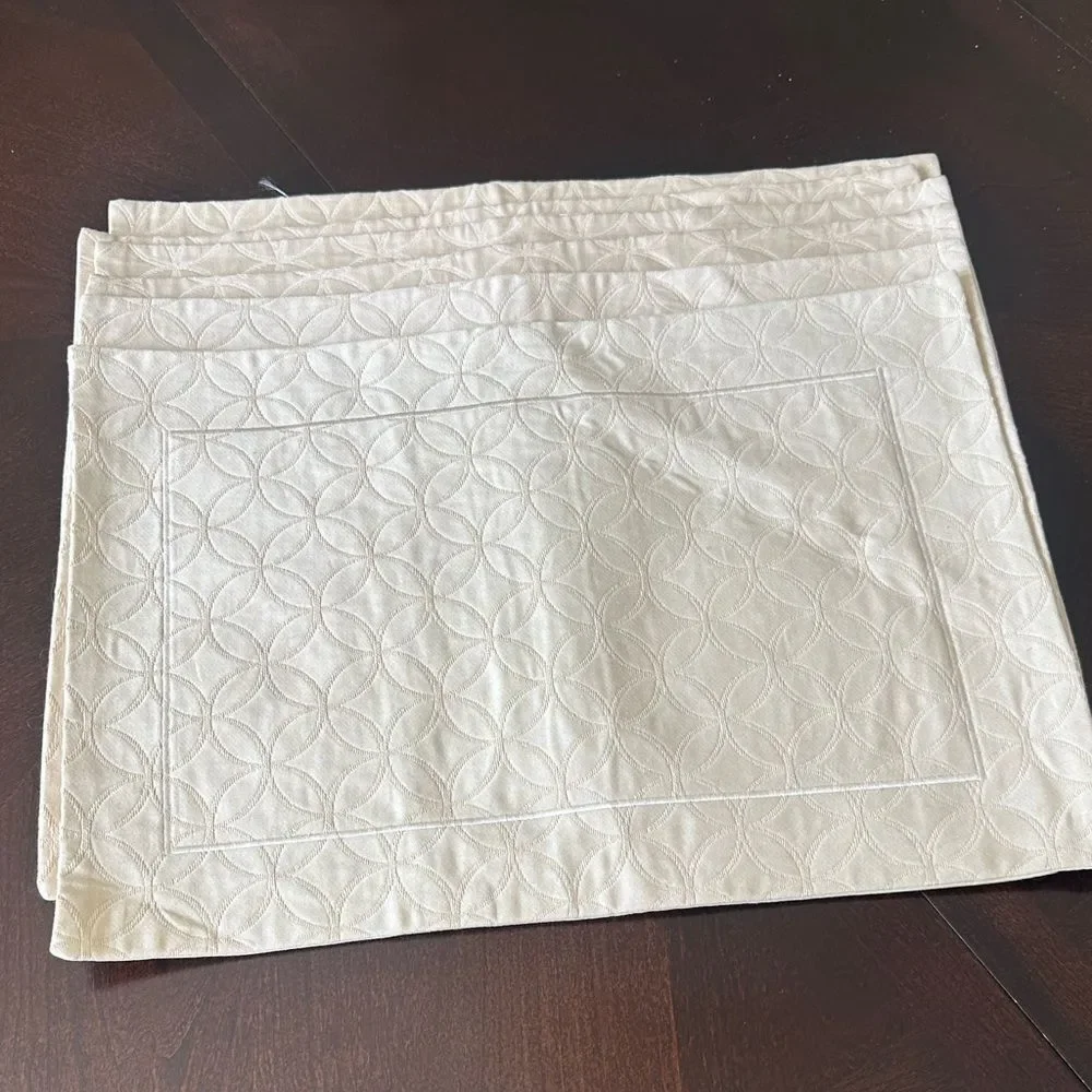Fieldcrest Luxury (6) Rectangular Cream Placemats 14”x20”